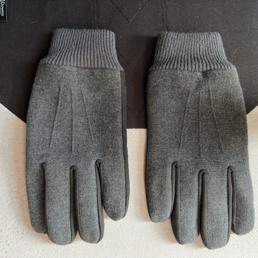 Uniqlo HeatTech Gloves